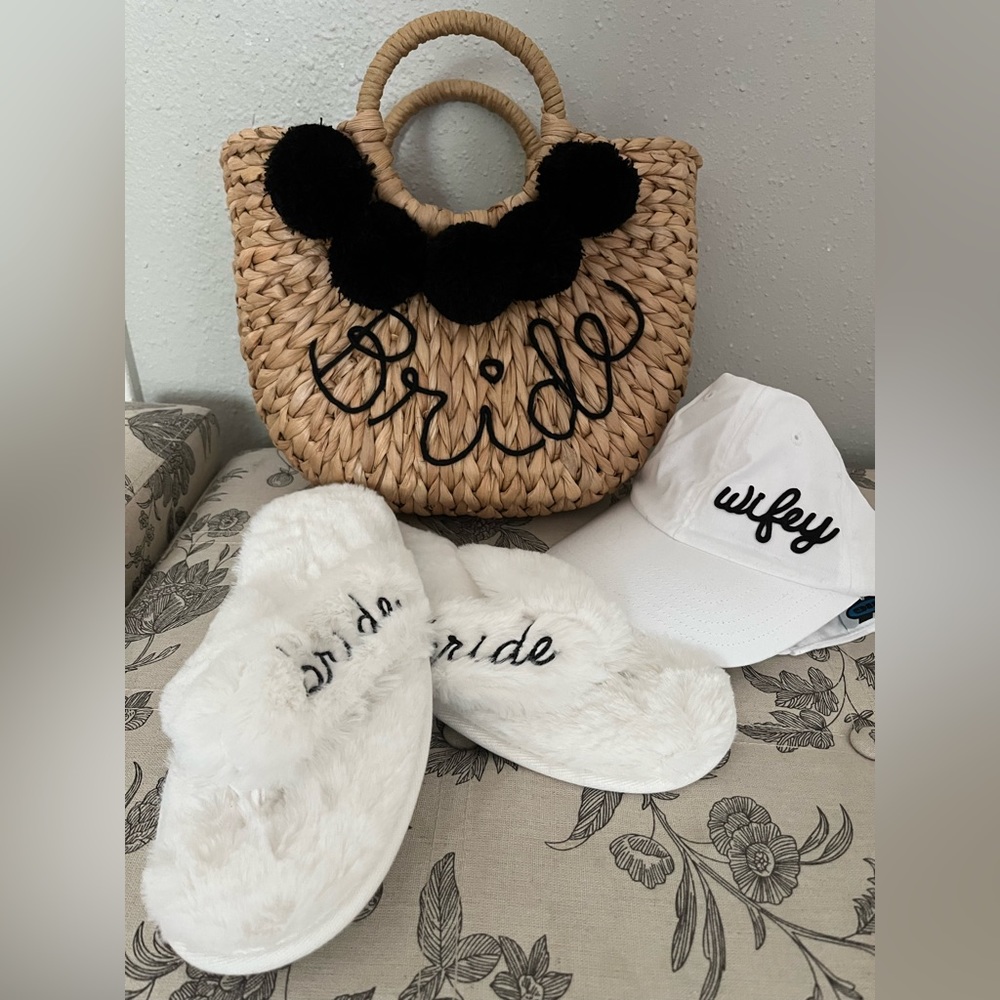Brand new never used wicker tote, sandals and hat wifey/bride
